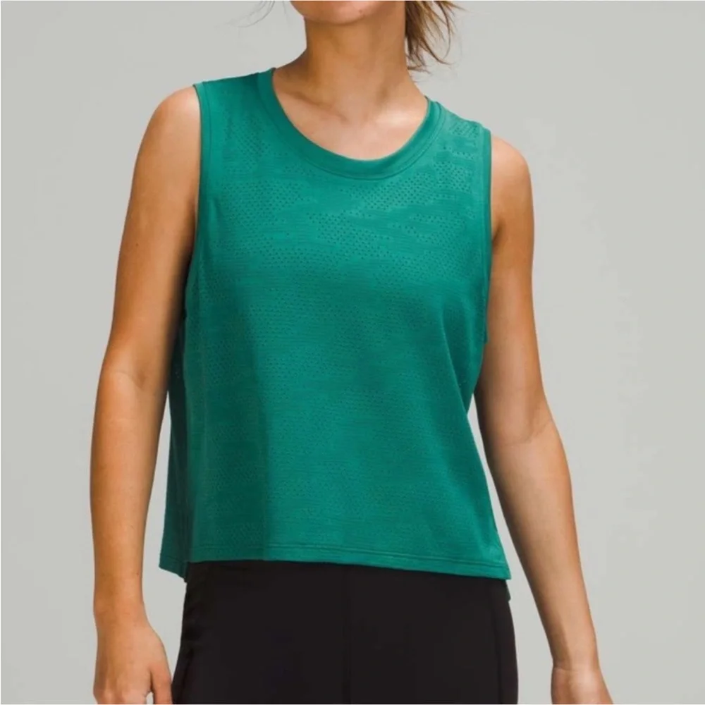 Lululemon Women’s Crop Top Train to Be Tank Dot Camo Teal Lagoon size 6